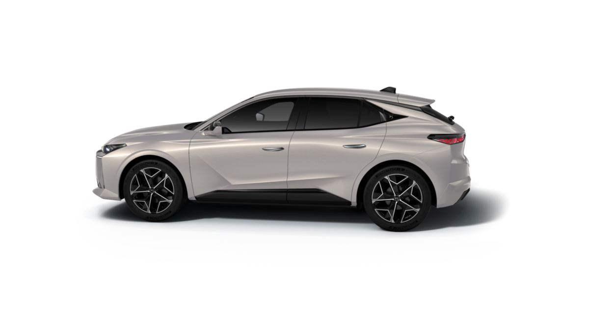 DS Automobiles N°4
