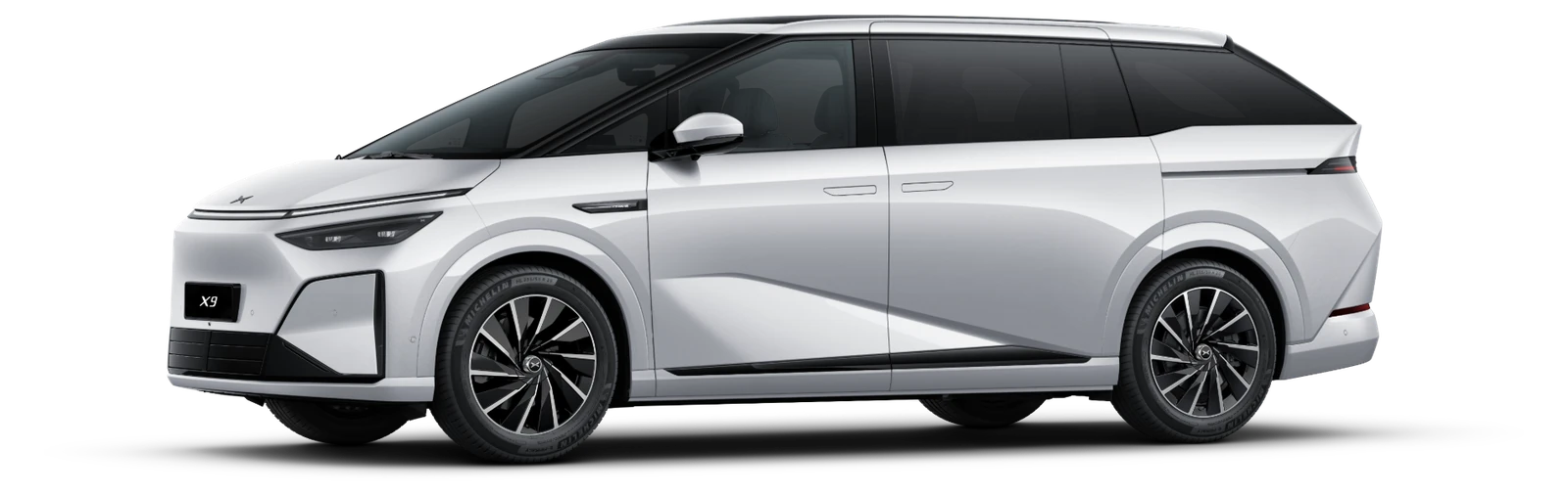 XPeng X9 — side